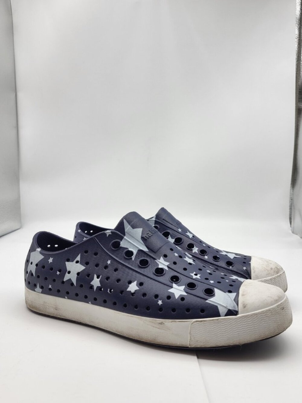 Native Jefferson Slip On Shoes Women Sz 8 blue White Stars Water outdoor Vegan